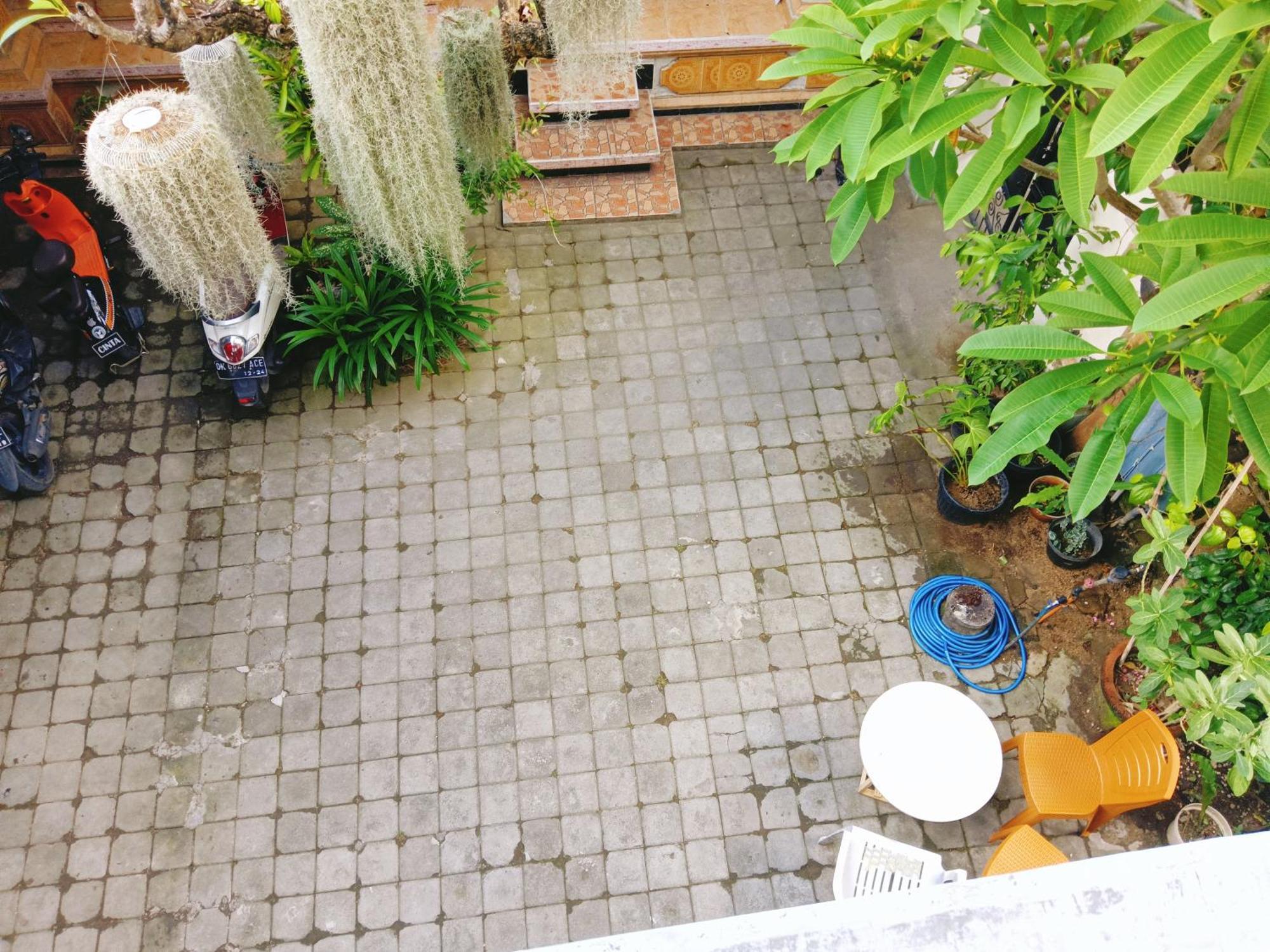 Mama Mega Homestay Pesanggaran ภายนอก รูปภาพ