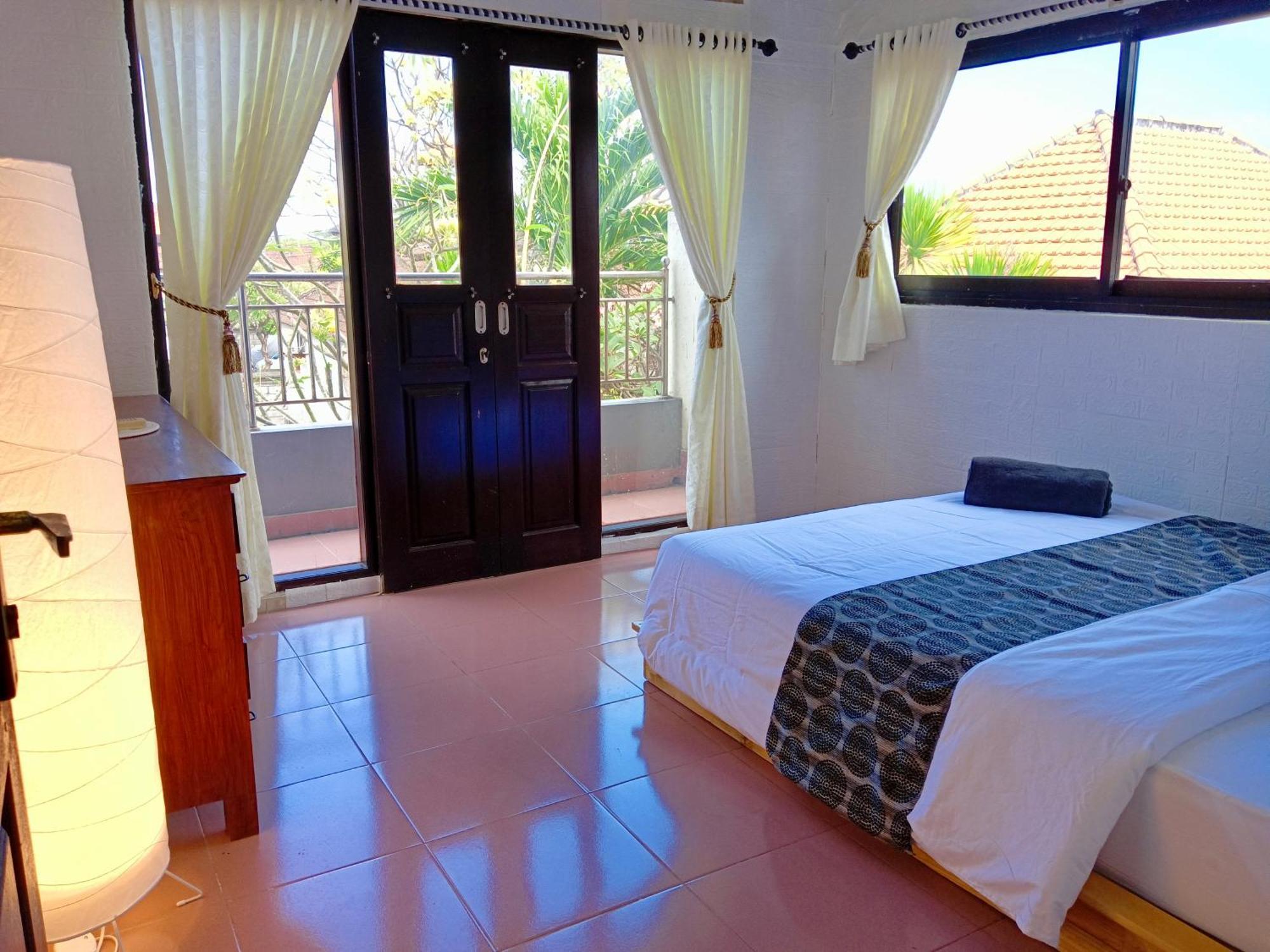 Mama Mega Homestay Pesanggaran ภายนอก รูปภาพ